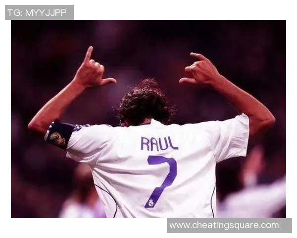 足球球星背影头像展现独特风采与个性魅力 见证伟大瞬间的背后故事